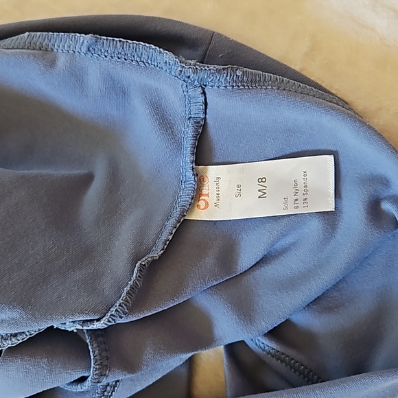 MusesOnly crop top - Picture 3 of 3